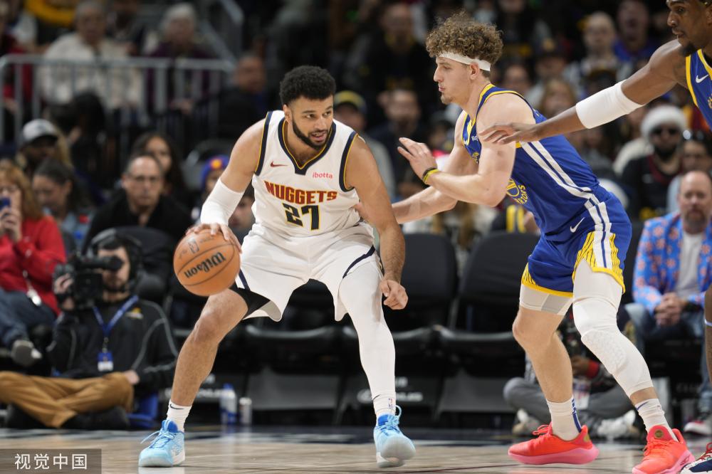 发生身体碰 发生身体碰